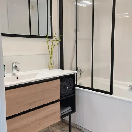 아파트 Cozy Sea View For 2 People