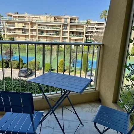 Cozy Sea View For 2 People 아파트