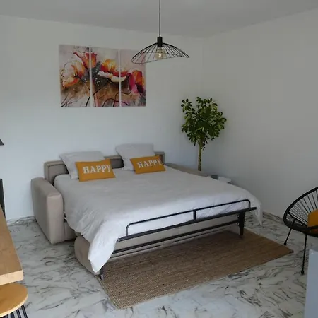 Cozy Sea View For 2 People Saint-Laurent-du-Var